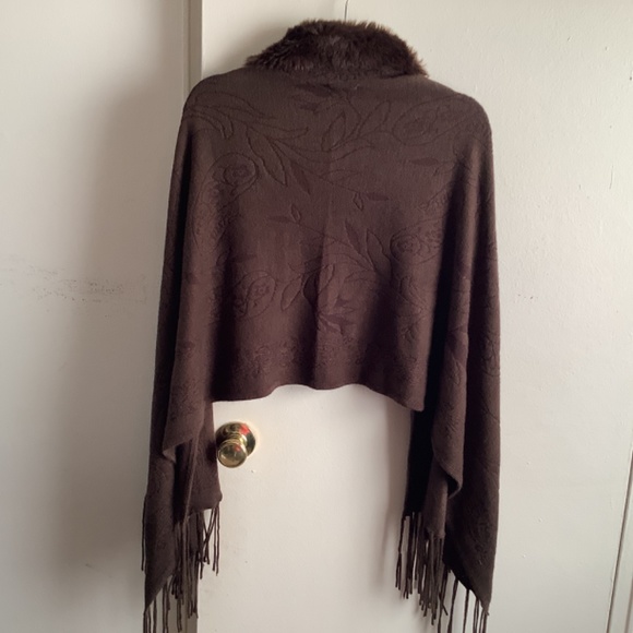 Style Acrylic showl medium - Picture 4 of 4